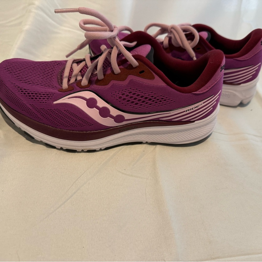 Saucony running shoes size 8.5
